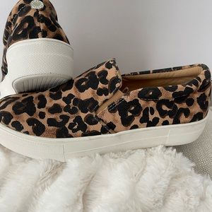 Steve Madden Leopard print slide sneaker. Size 7. Never worn.